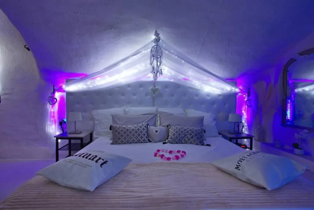 Les Secrets D'Alcove, Nuits Romantiques Avec Spa Aix-en-Provence Apartment